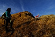 78 Sguardo indietro alla cresta di discesa e a Cima Menna